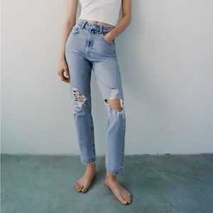 ZARA Ripped Mom Jeans
